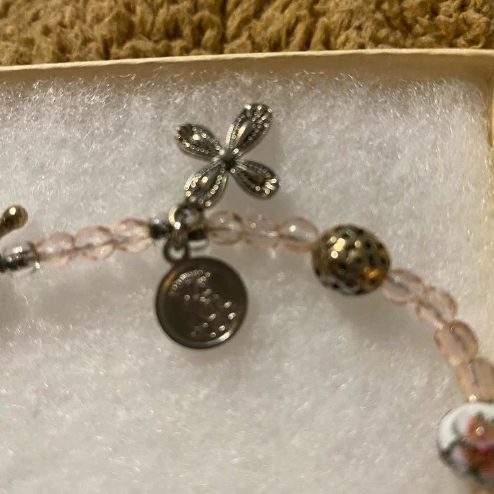 Beautiful Floral Beaded Cloisonné Bracelet with Pink and Green Accents - Picture 6 of 10